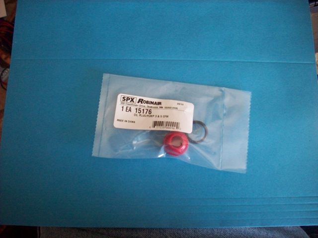 15176 ROBINAIR OIL PLUG - 15101/15102 3 AND 5 CFM RP VAC PUMPS