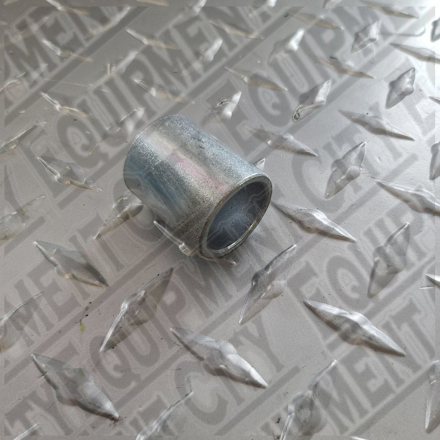 Challenger B40132 SPACER BUSHING 4P12