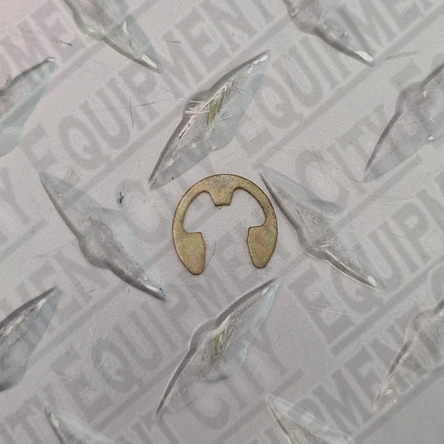 Challenger B40137 RETAINING	RING 4P12